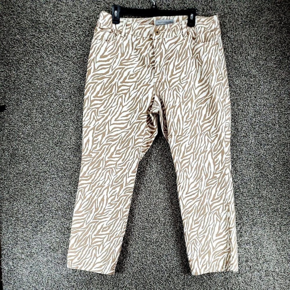 Chico’s Platinum Animal Print Denim Pants With Pockets Size 2.5 Tan/White